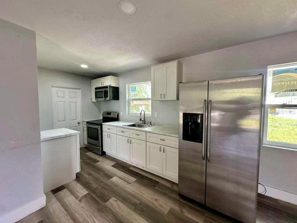 1550 E Bay St Property Photo 5