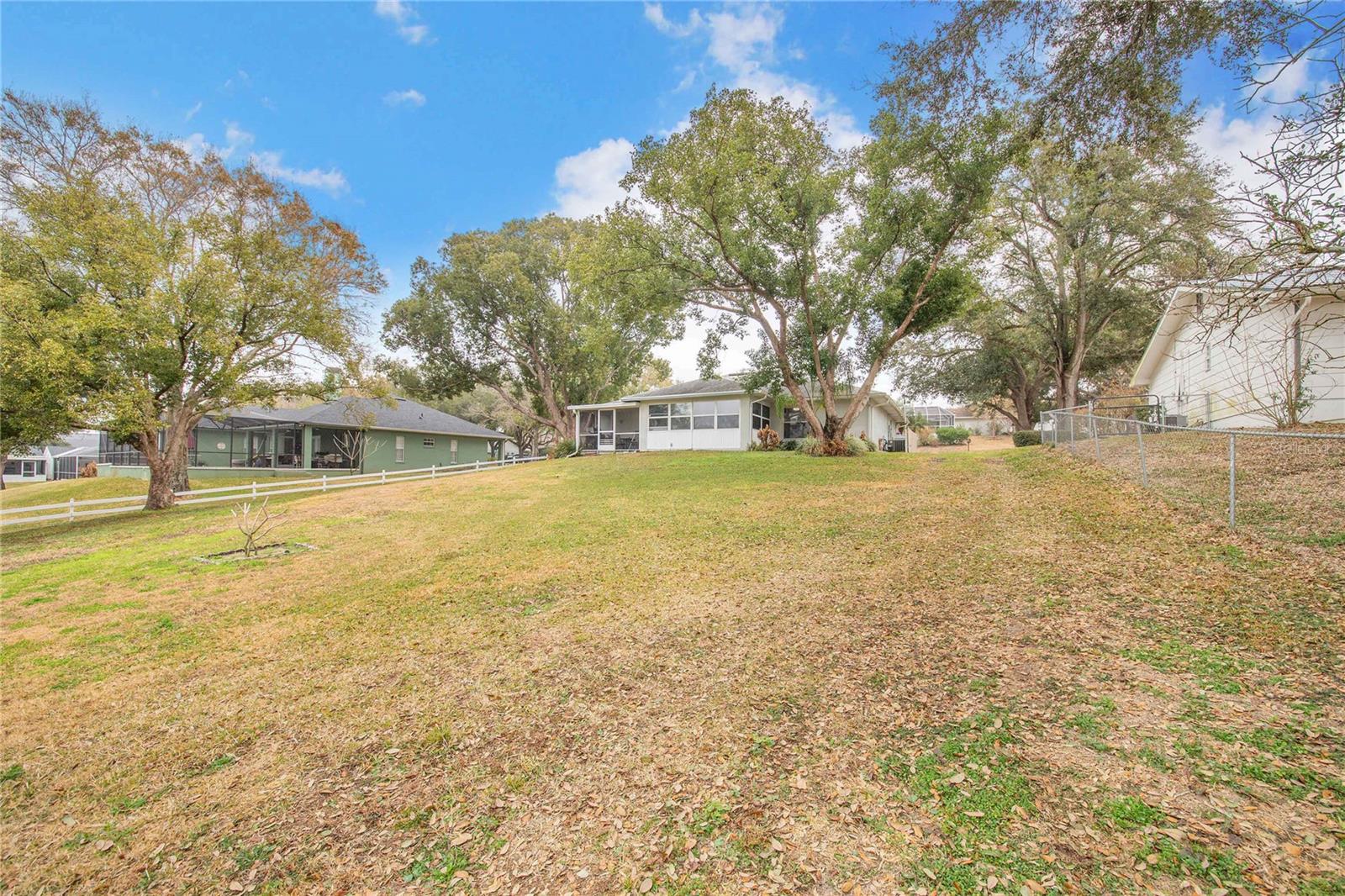 194 S Lake Mariam Dr Property Photo 2
