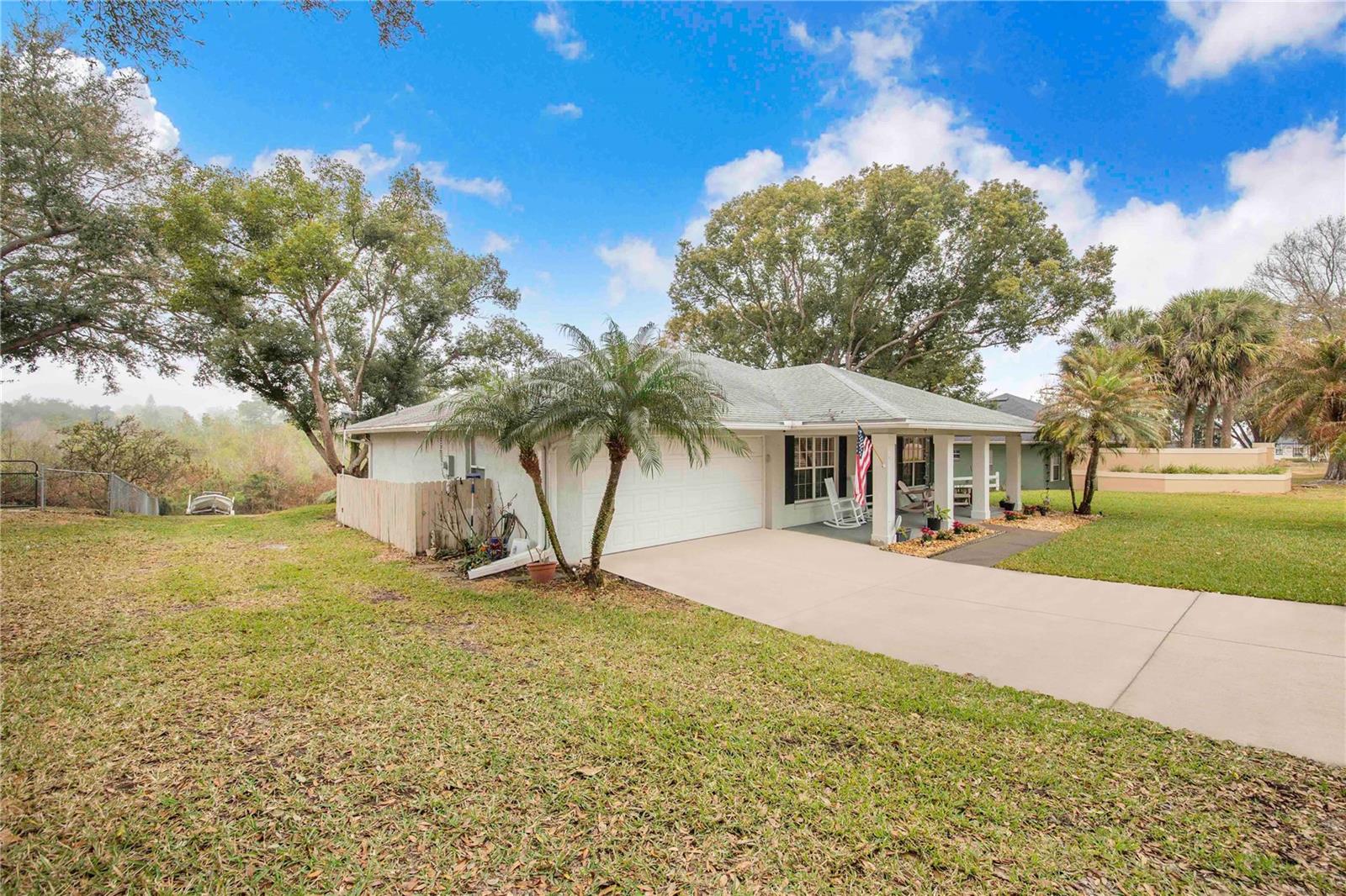 194 S Lake Mariam Dr Property Photo 3