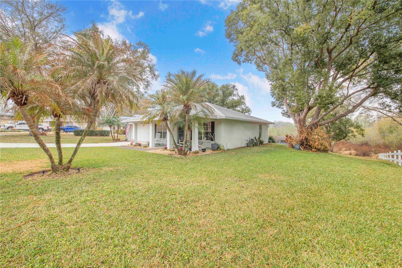 194 S Lake Mariam Dr Property Photo 4
