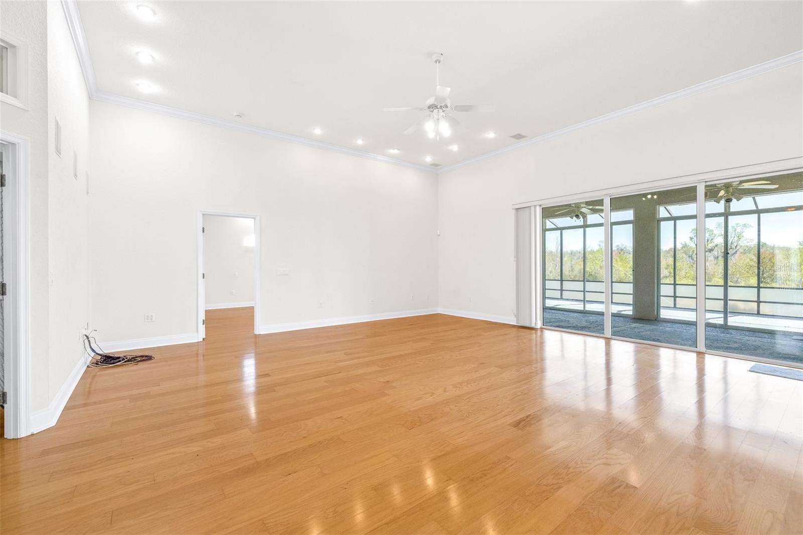 6779 Huntington Hills Blvd Property Photo 4