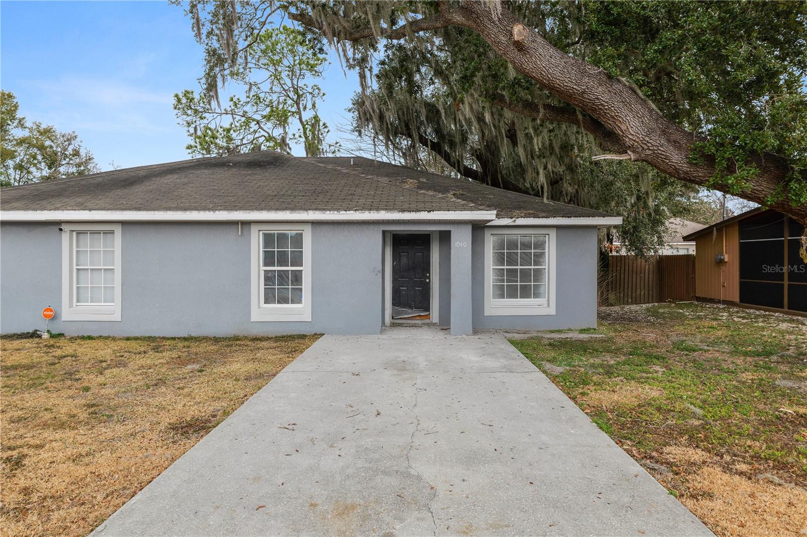 1040 Austin St Property Photo 3