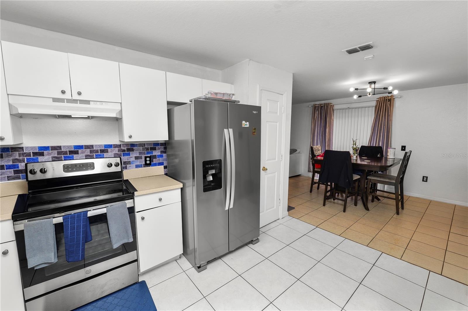 1040 Austin St Property Photo 7