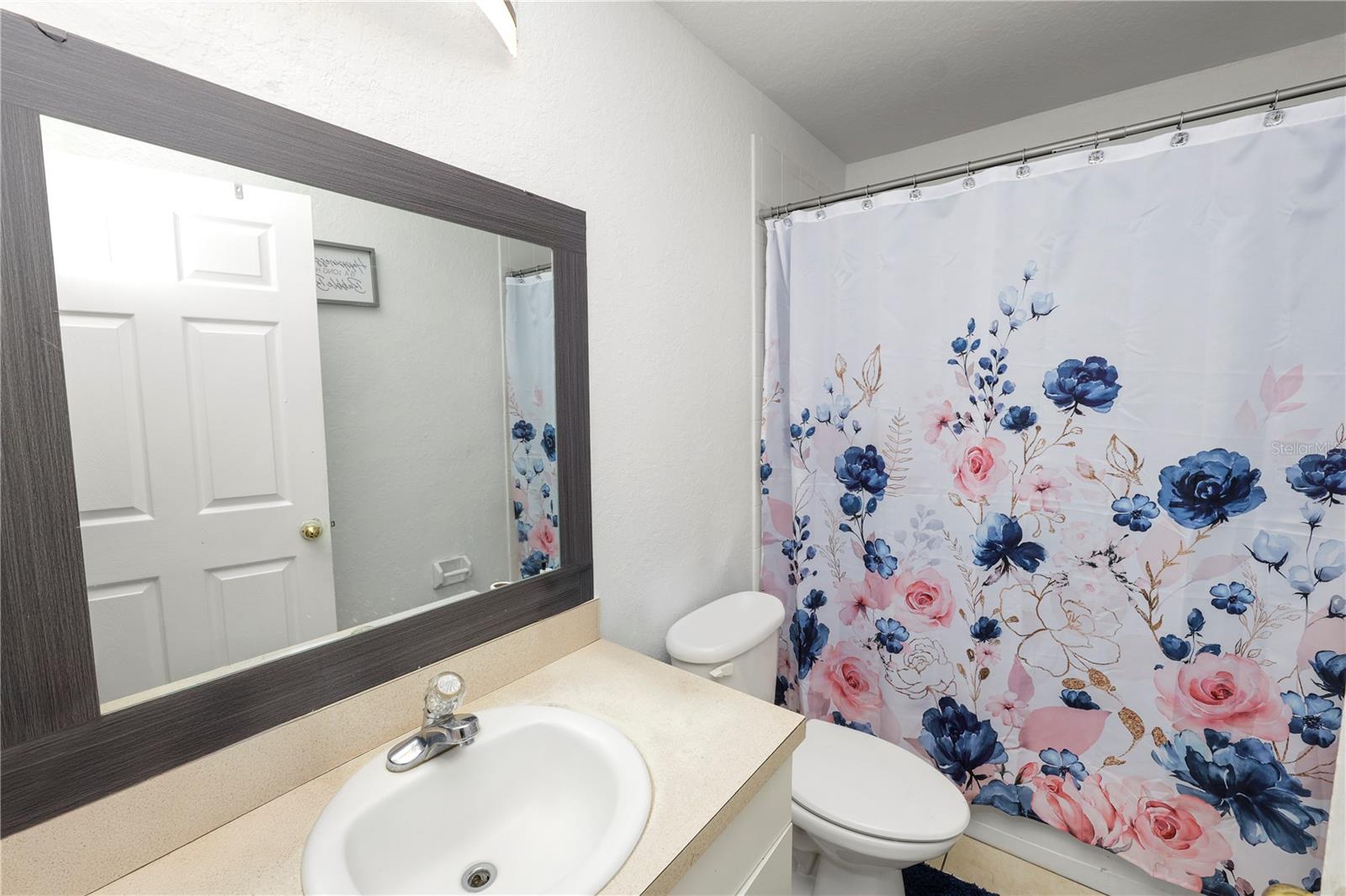 1040 Austin St Property Photo 12