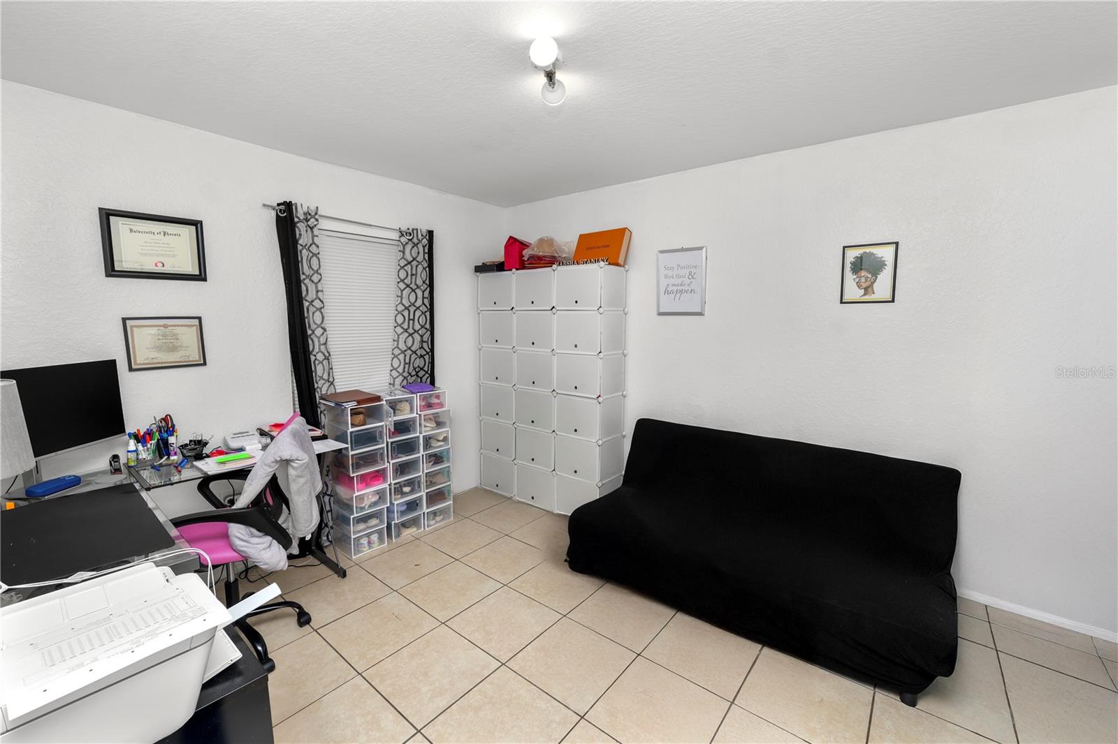 1040 Austin St Property Photo 13