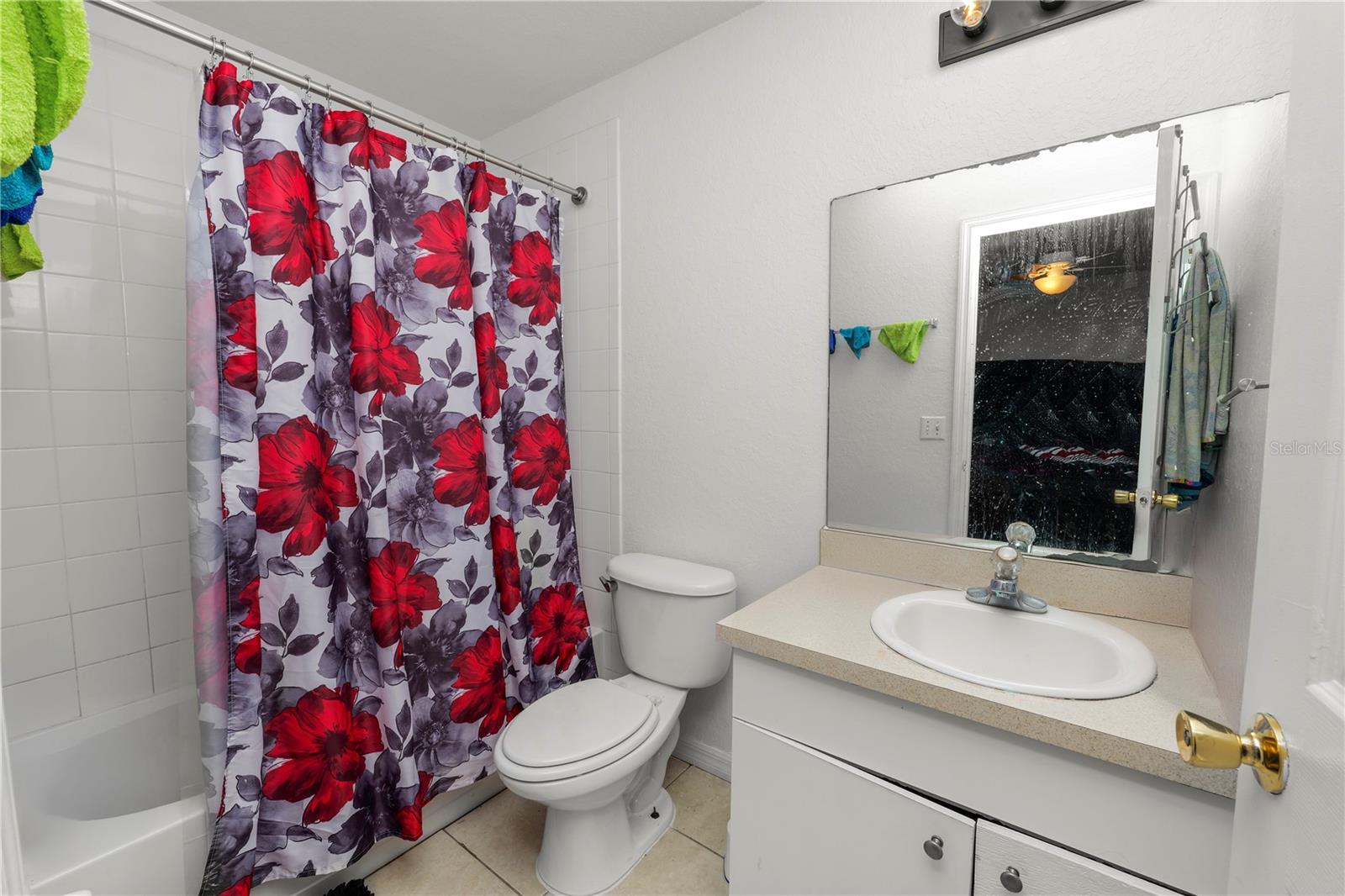 1040 Austin St Property Photo 15
