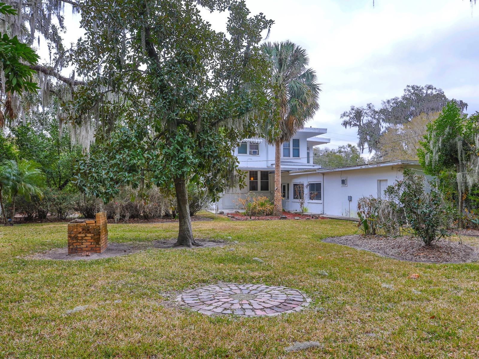 1095 S Broadway Ave Property Photo 52