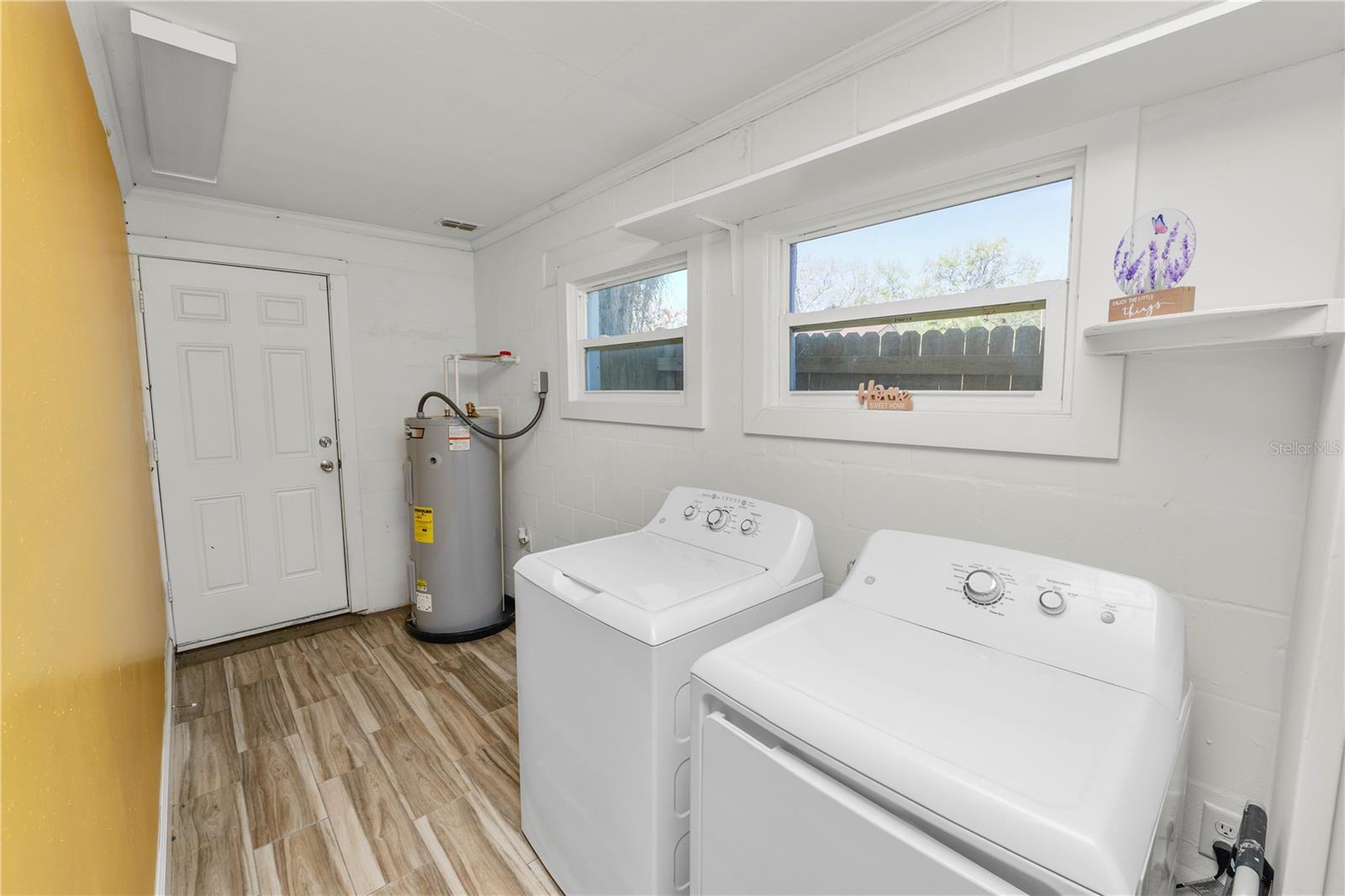 961 Drexel Ave Ne Property Photo 22