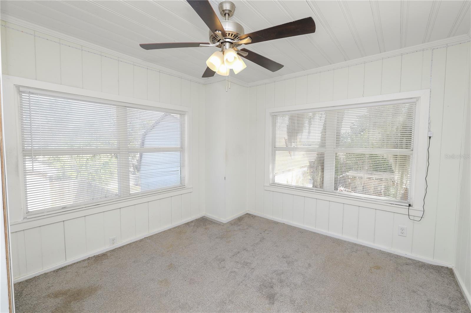 961 Drexel Ave Ne Property Photo 30