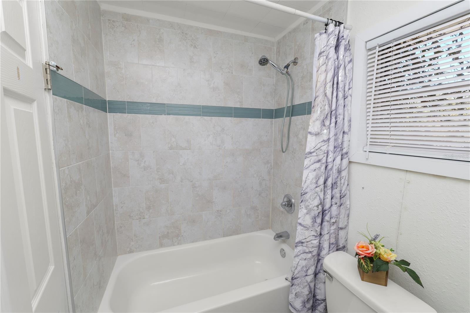 961 Drexel Ave Ne Property Photo 35