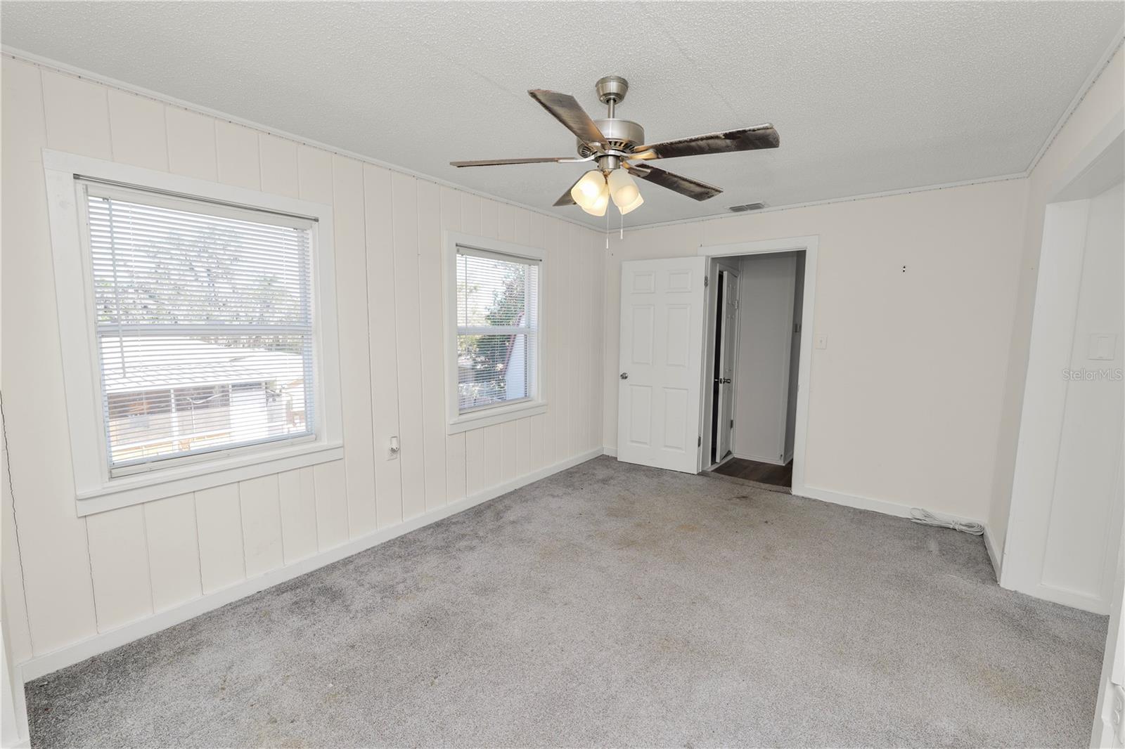 961 Drexel Ave Ne Property Photo 36