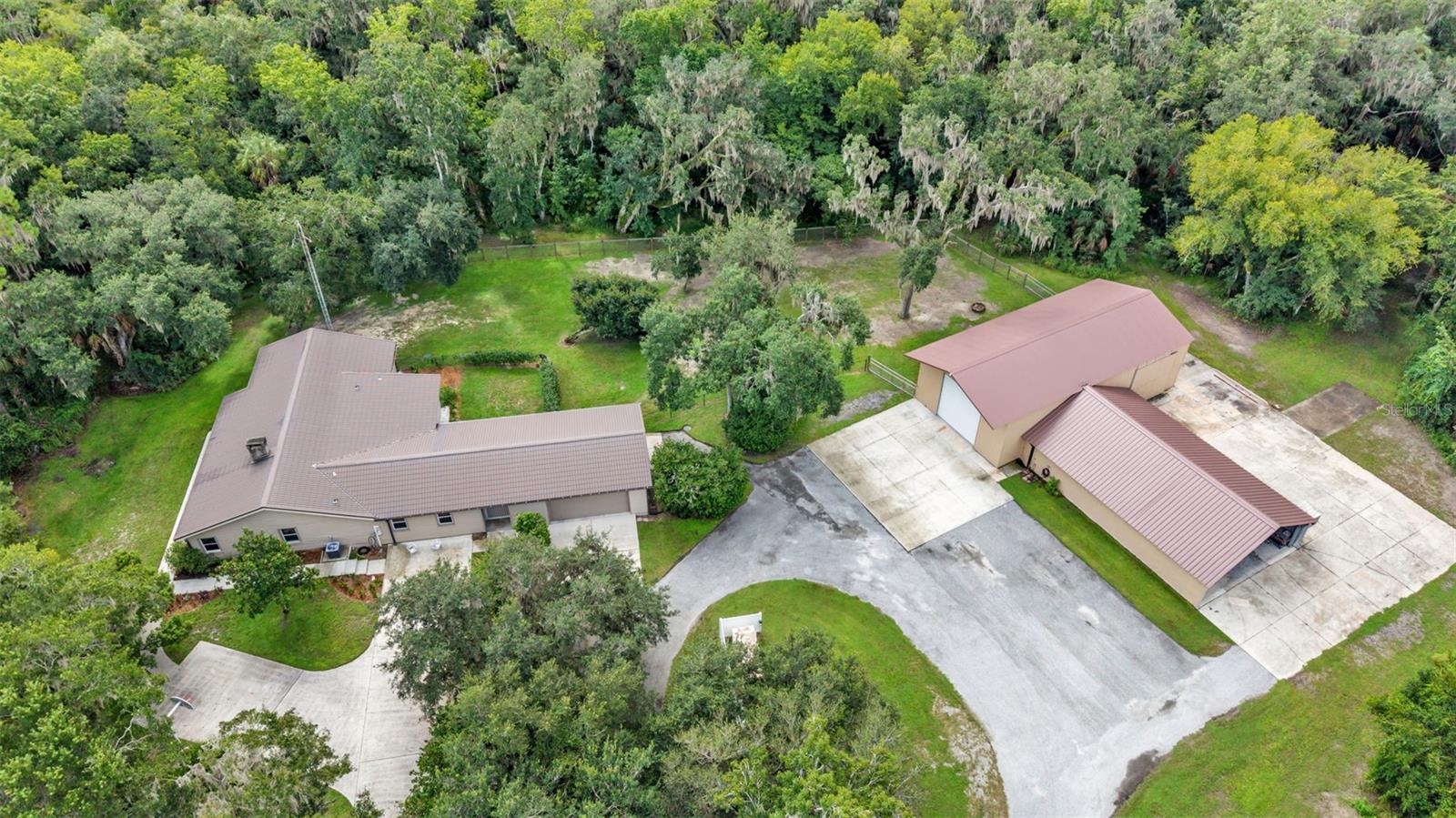 6400 Forestwood Dr E Property Photo 1