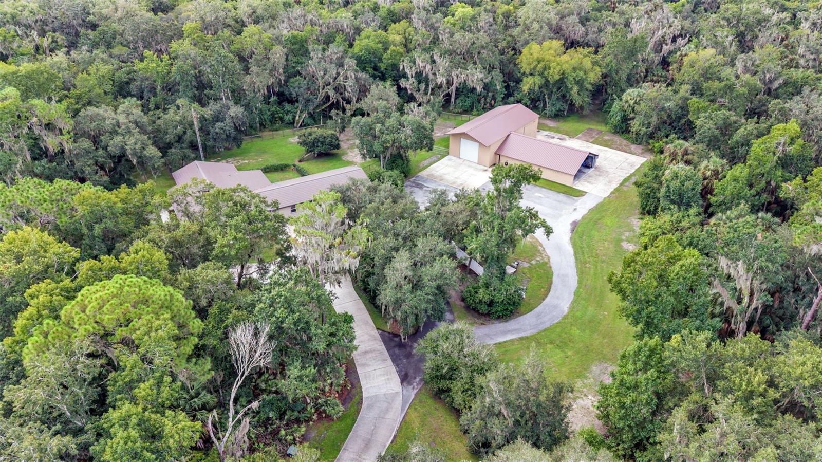 6400 Forestwood Dr E Property Photo 2