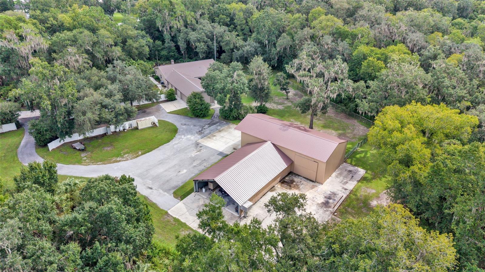 6400 Forestwood Dr E Property Photo 3