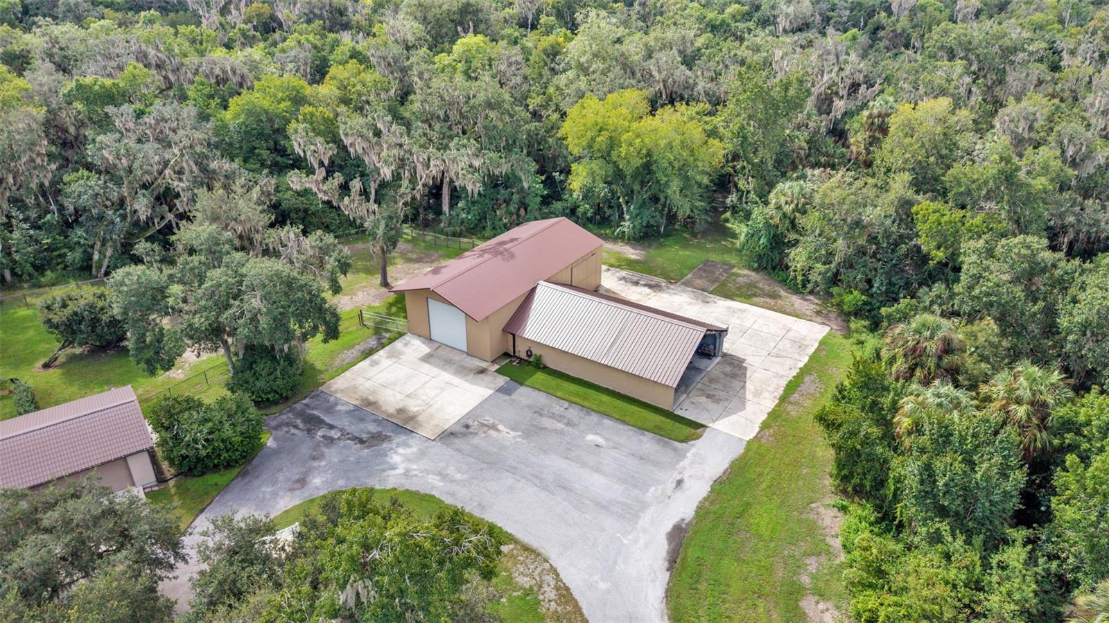 6400 Forestwood Dr E Property Photo 8