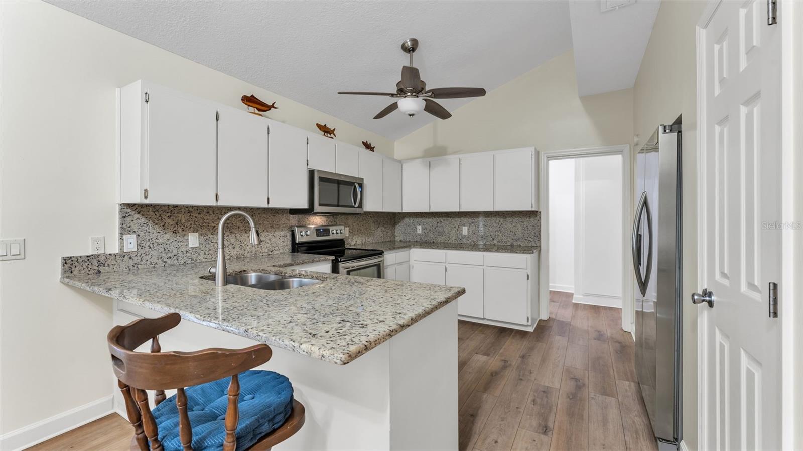 6400 Forestwood Dr E Property Photo 14
