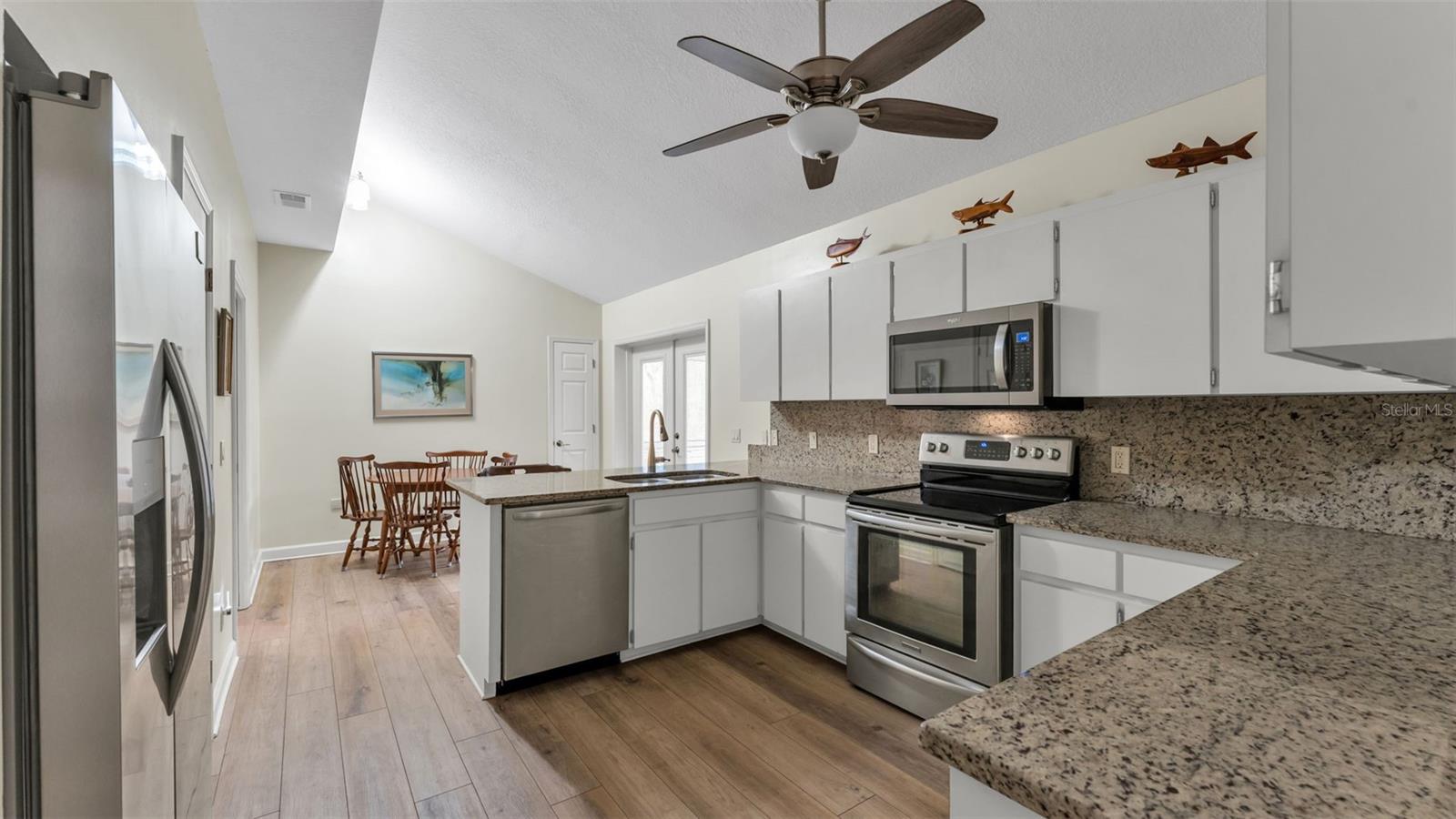 6400 Forestwood Dr E Property Photo 17