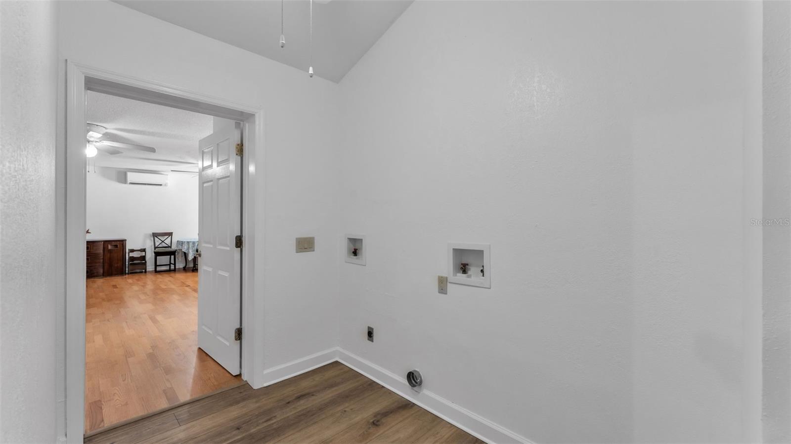 6400 Forestwood Dr E Property Photo 24