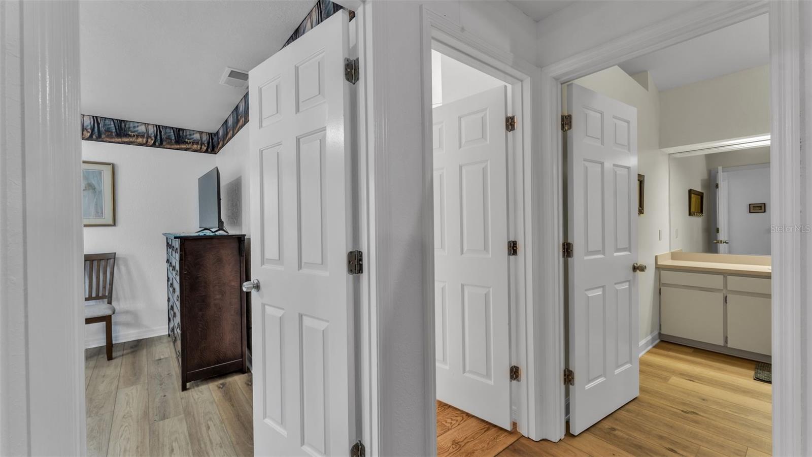 6400 Forestwood Dr E Property Photo 27