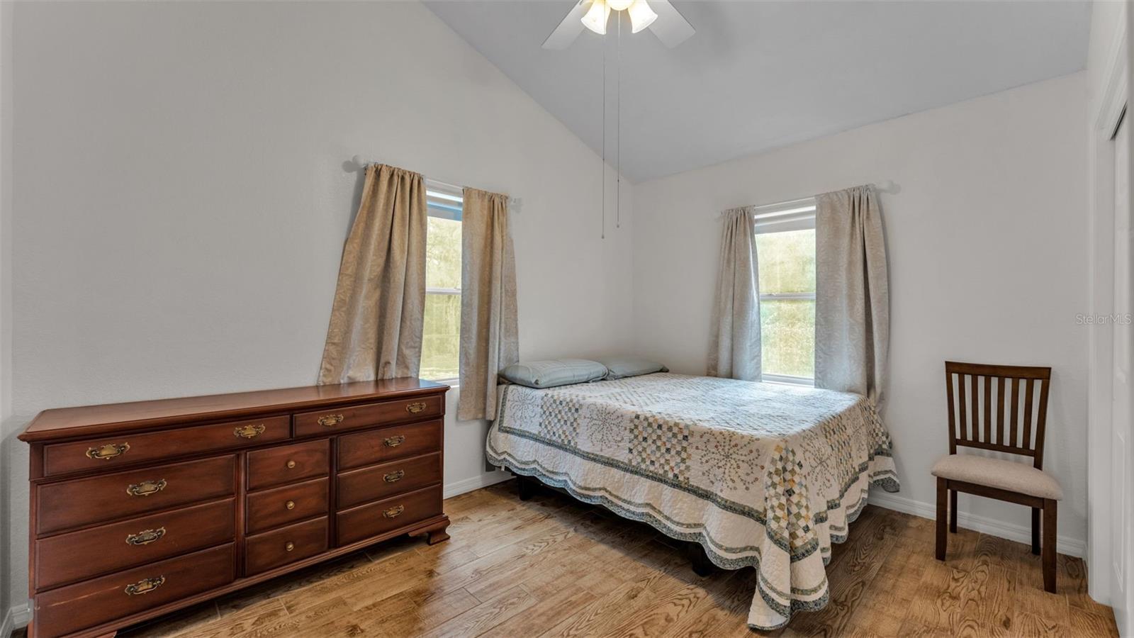 6400 Forestwood Dr E Property Photo 29