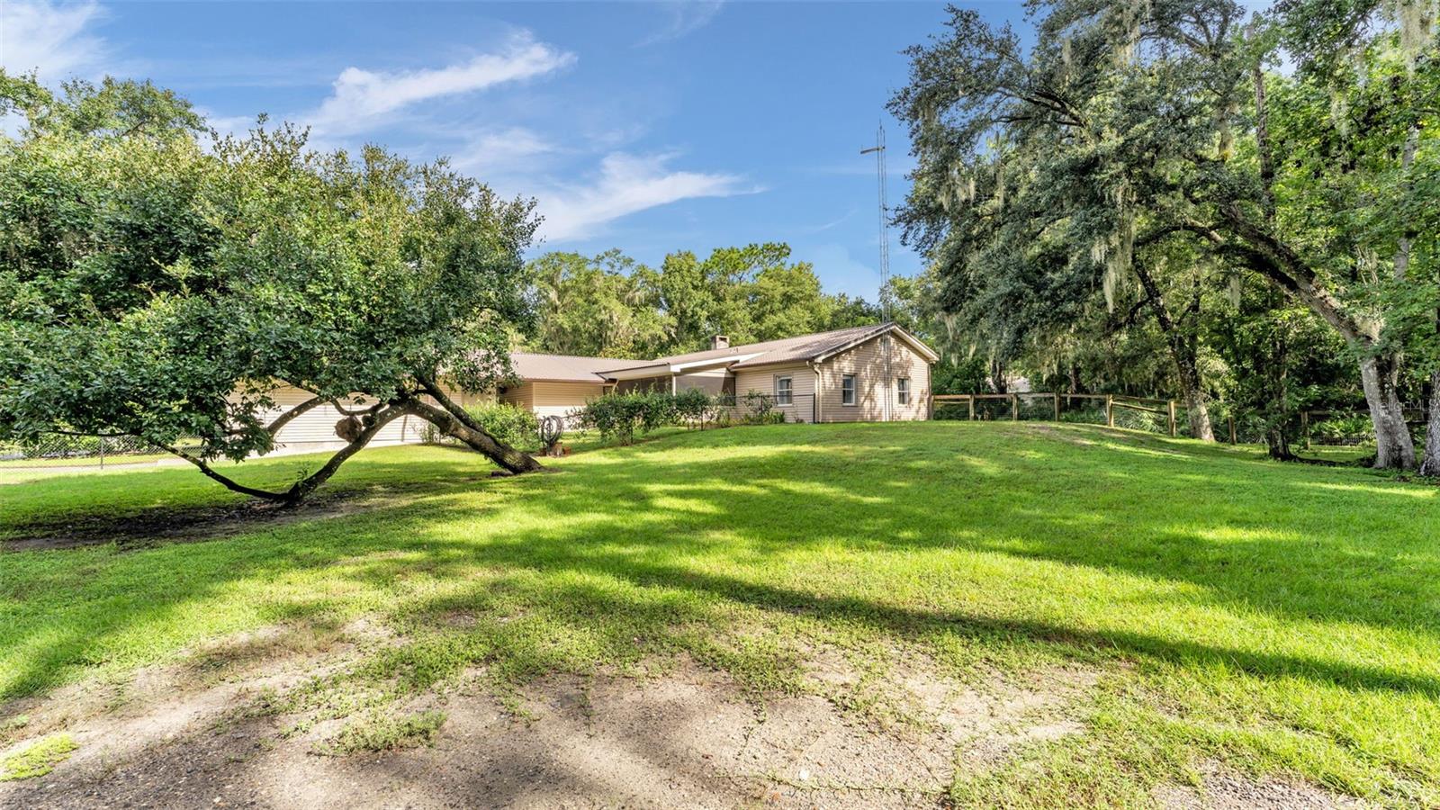 6400 Forestwood Dr E Property Photo 58