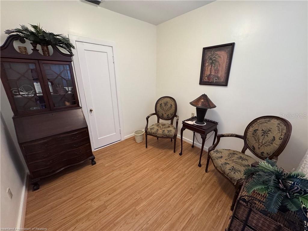 930 W Main St Property Photo 8