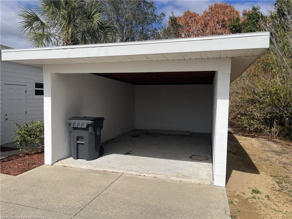 930 W Main St Property Photo 17