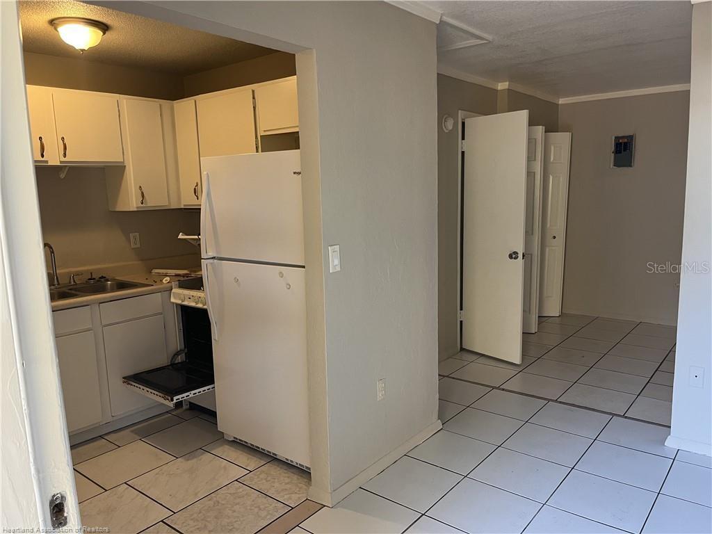 231 S Orange St Property Photo 2
