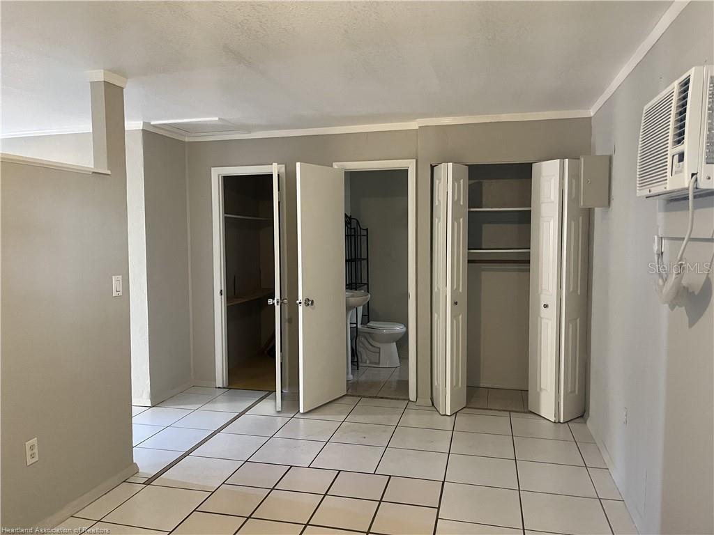 231 S Orange St Property Photo 3