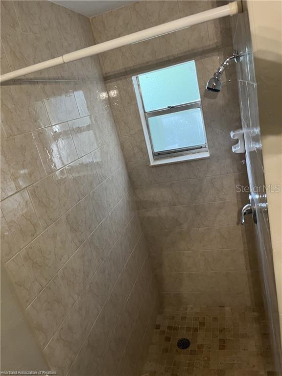 231 S Orange St Property Photo 4