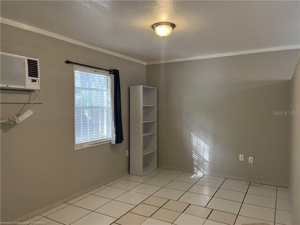 231 S Orange St Property Photo 10