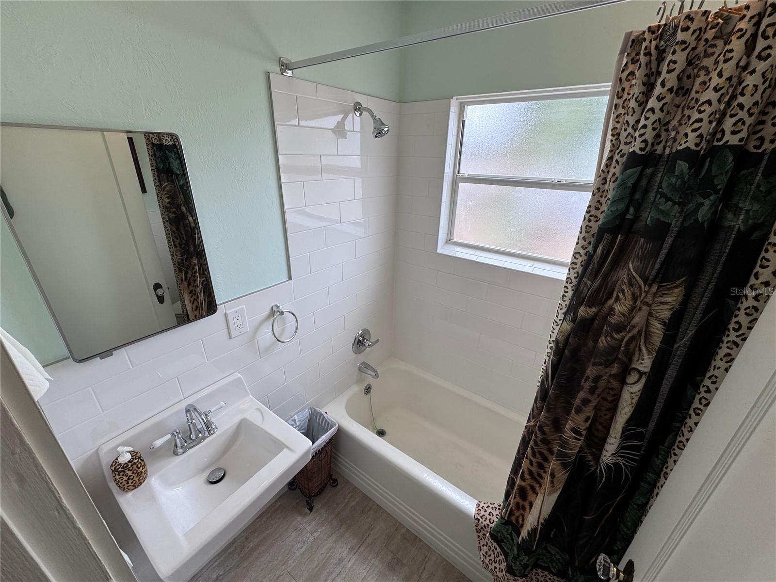 930 W Main St Property Photo 10