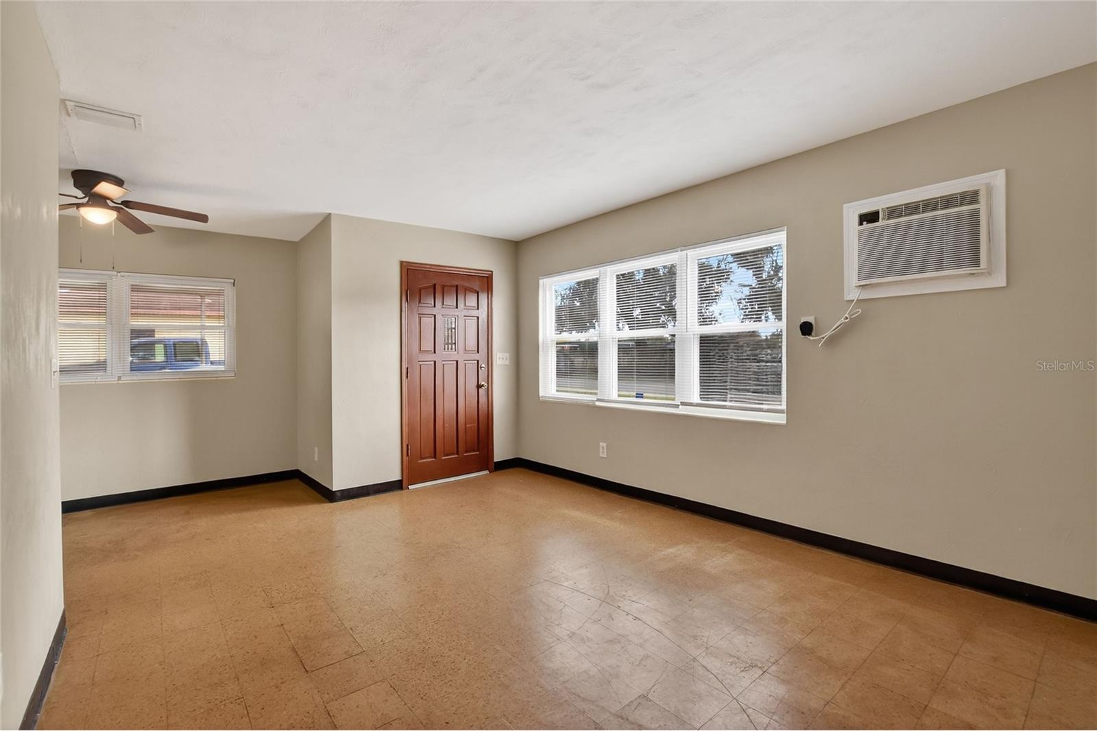 1248 Woodland Ave Property Photo 3