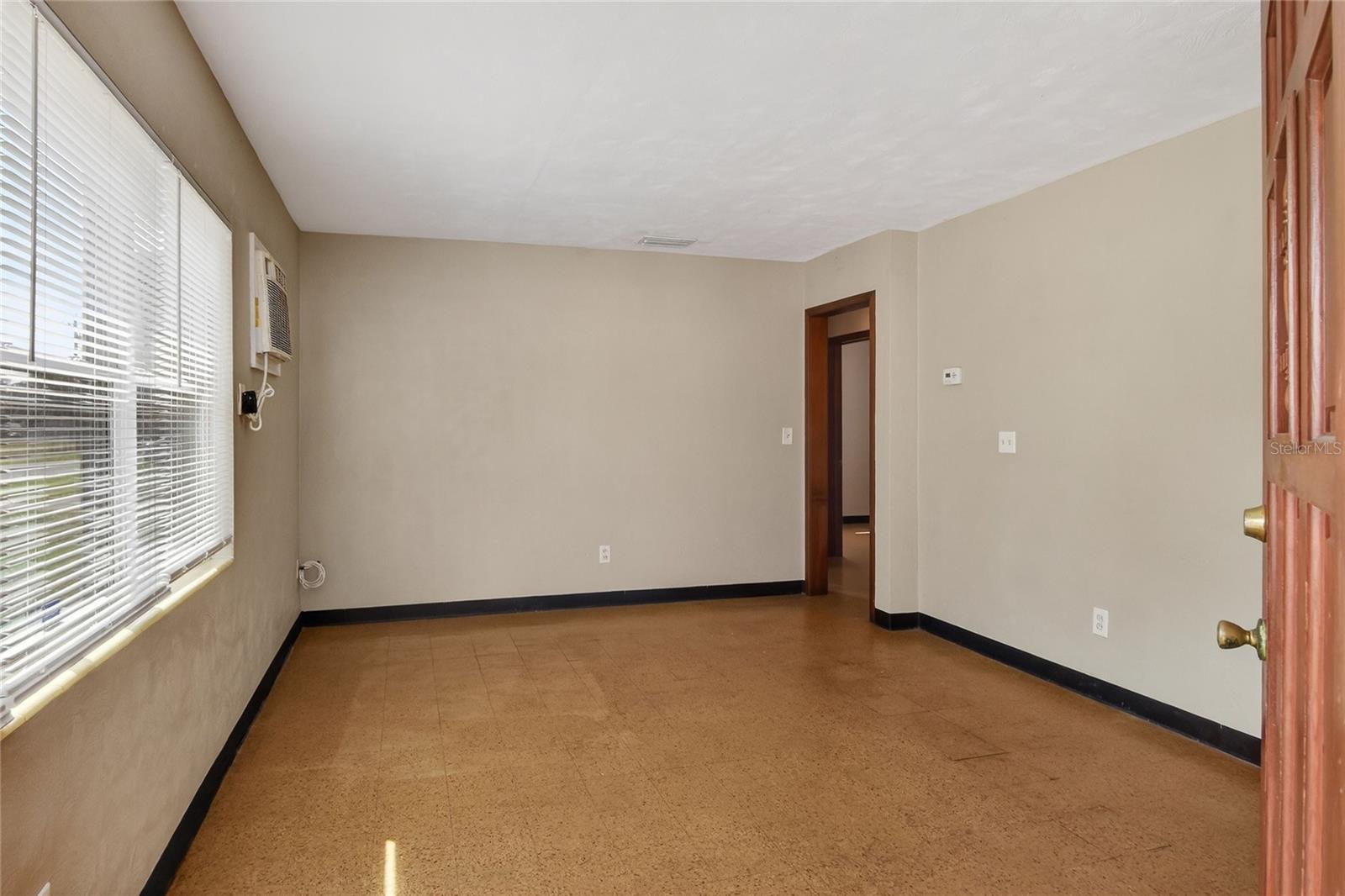 1248 Woodland Ave Property Photo 6