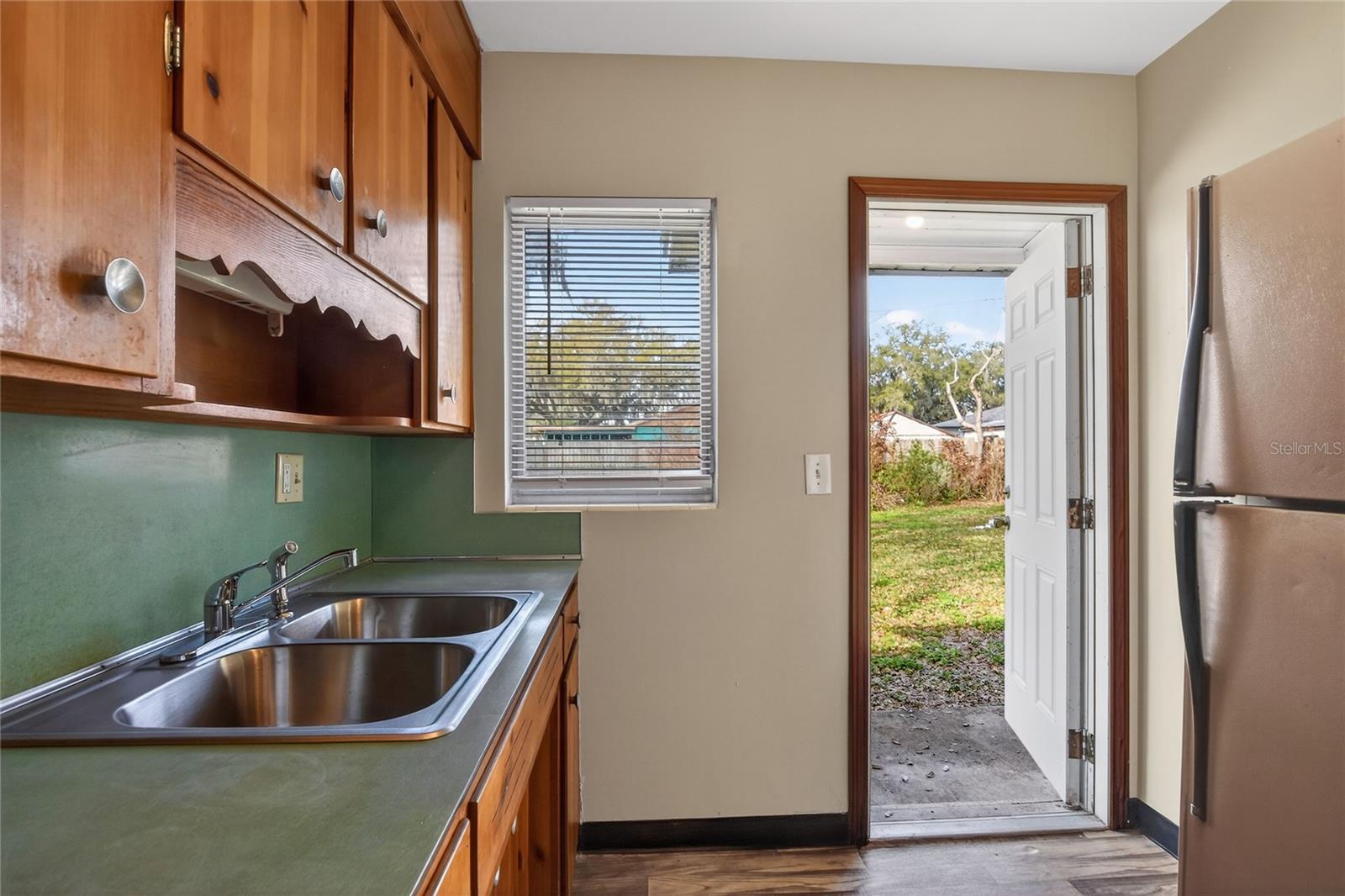 1248 Woodland Ave Property Photo 15