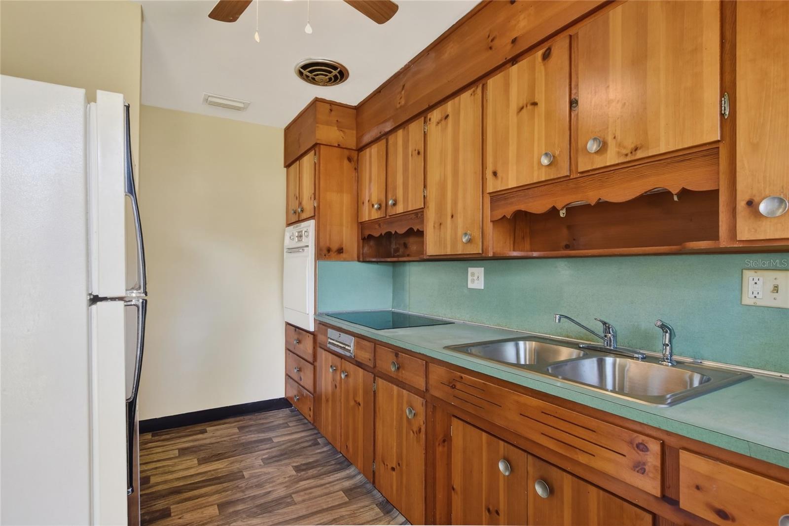 1248 Woodland Ave Property Photo 16