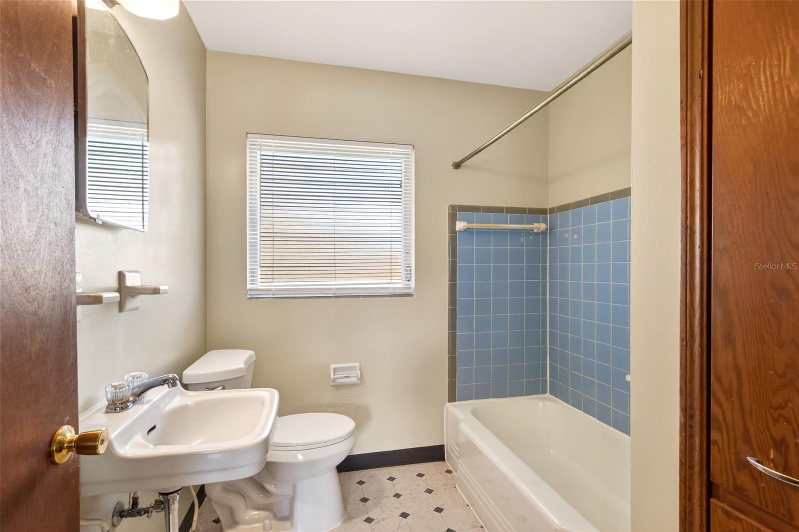 1248 Woodland Ave Property Photo 19