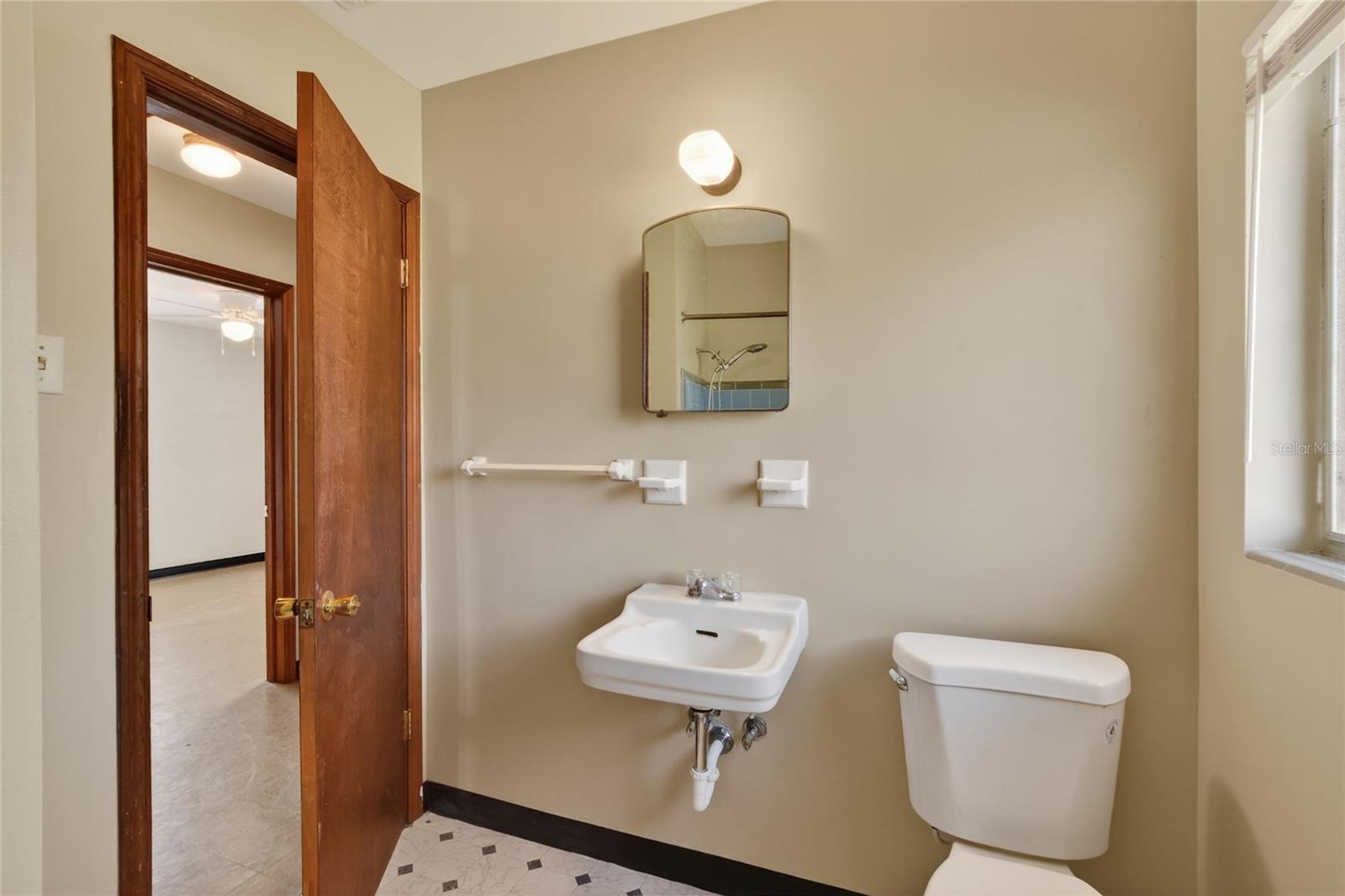 1248 Woodland Ave Property Photo 20