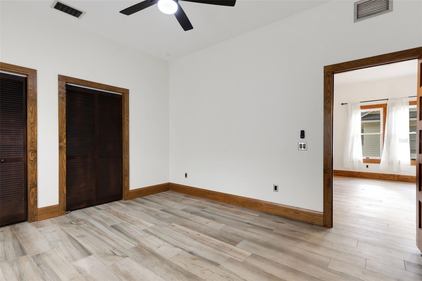 711 E Lime St Property Photo 28