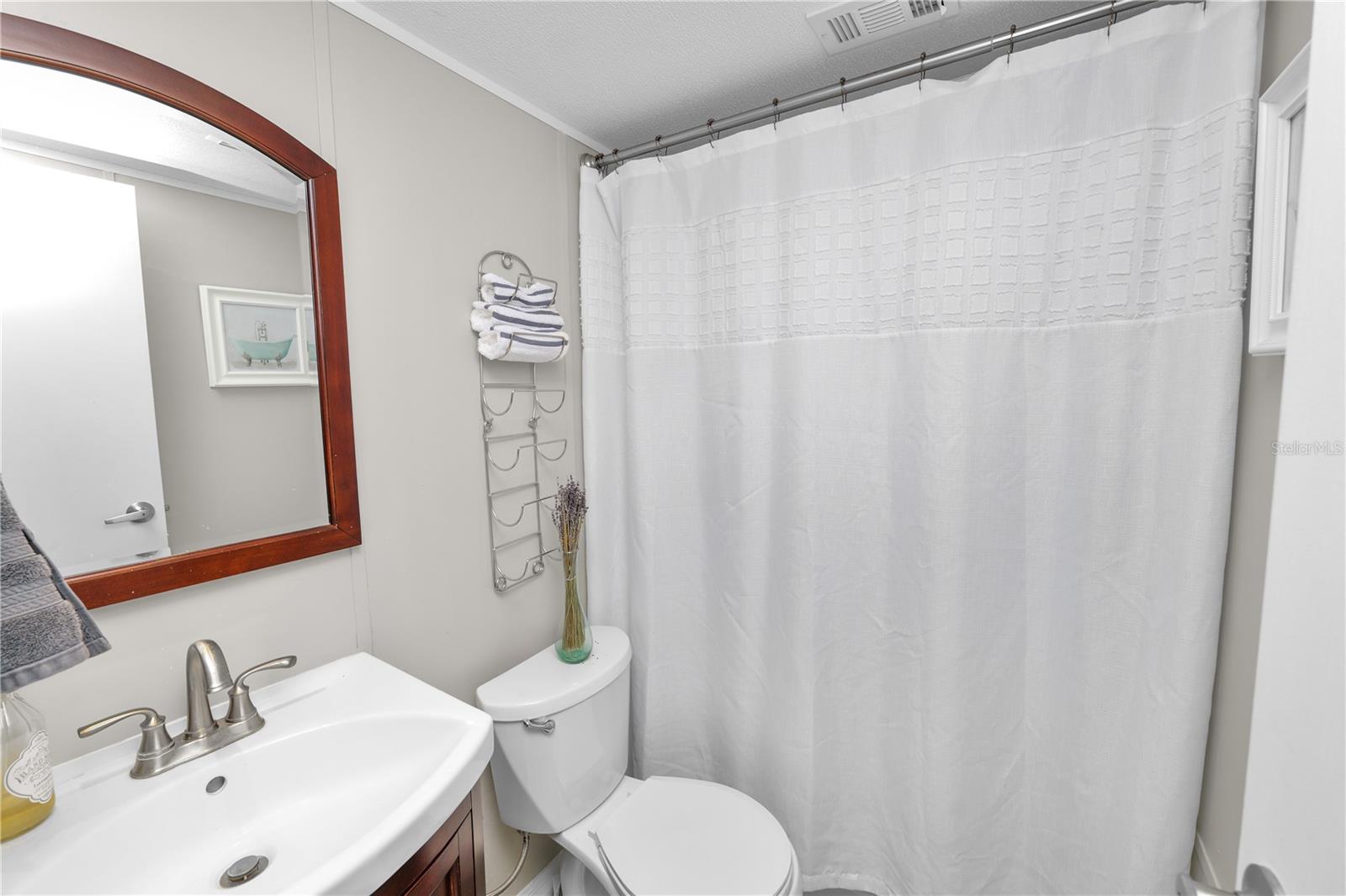 710 W Socrum Loop Rd #14 Property Photo 16