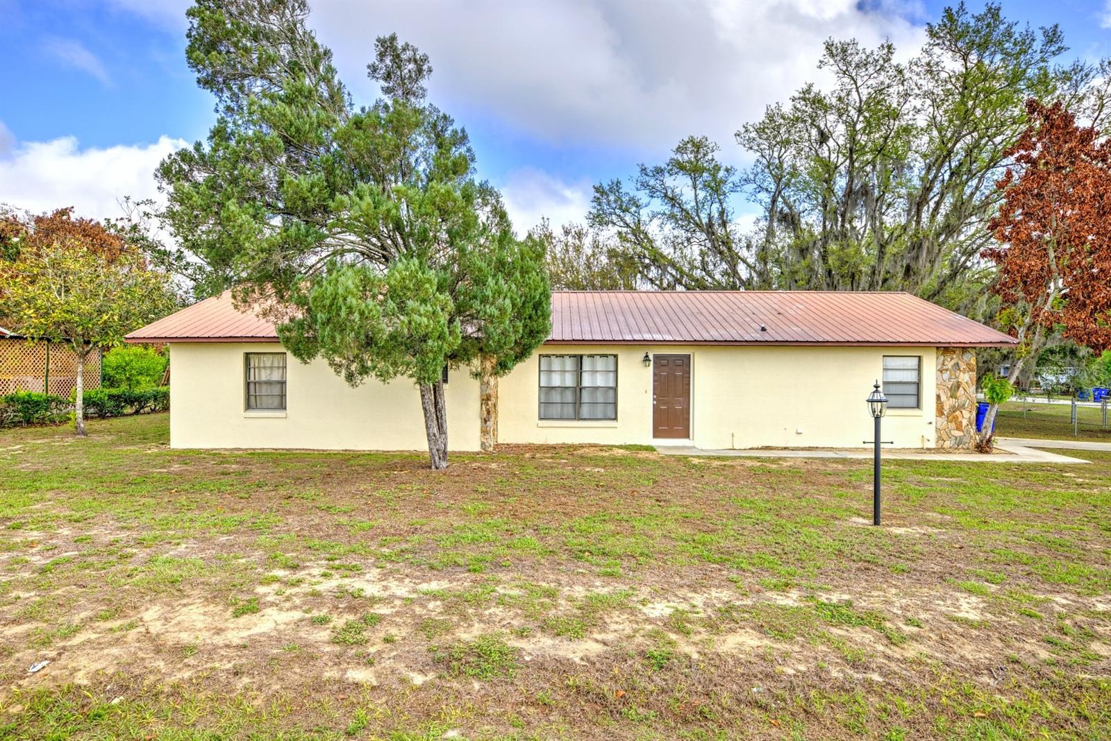 2052 W STRYKER RD Property Photo 1