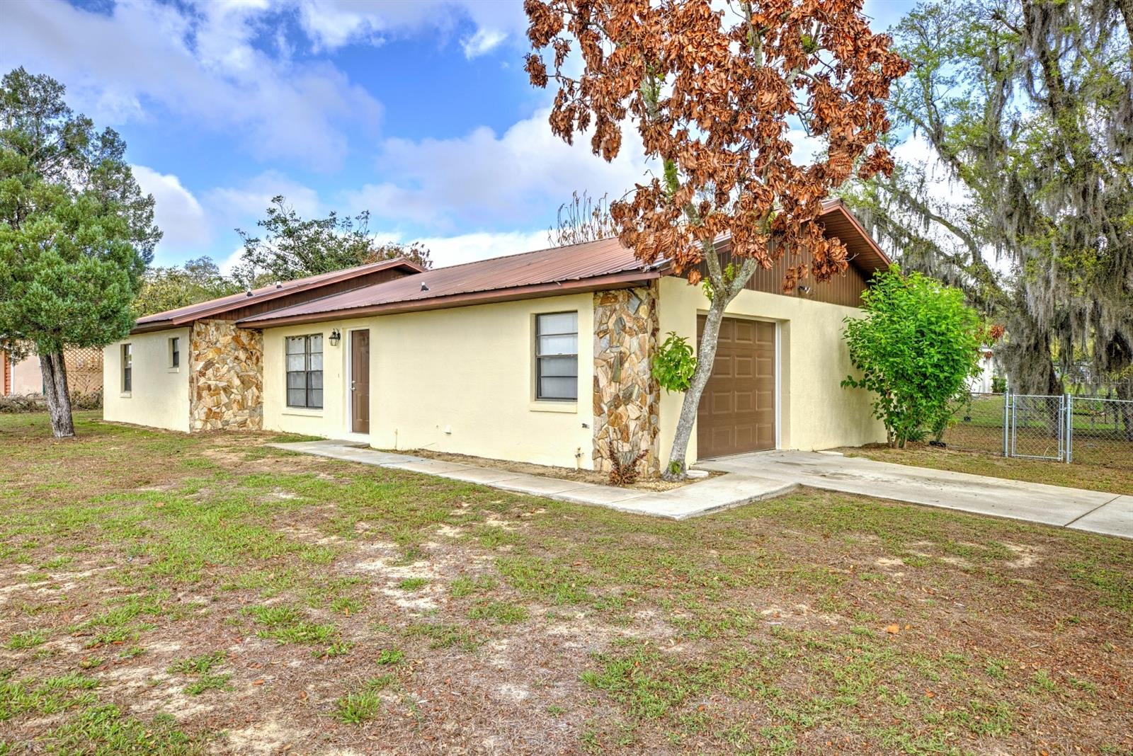 2052 W Stryker Rd Property Photo 2