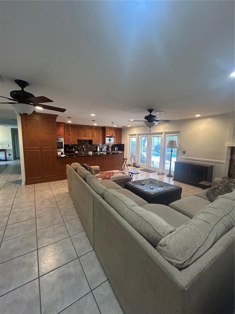 2935 Plantation Rd Property Photo 4