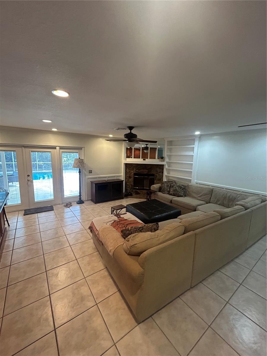 2935 Plantation Rd Property Photo 10
