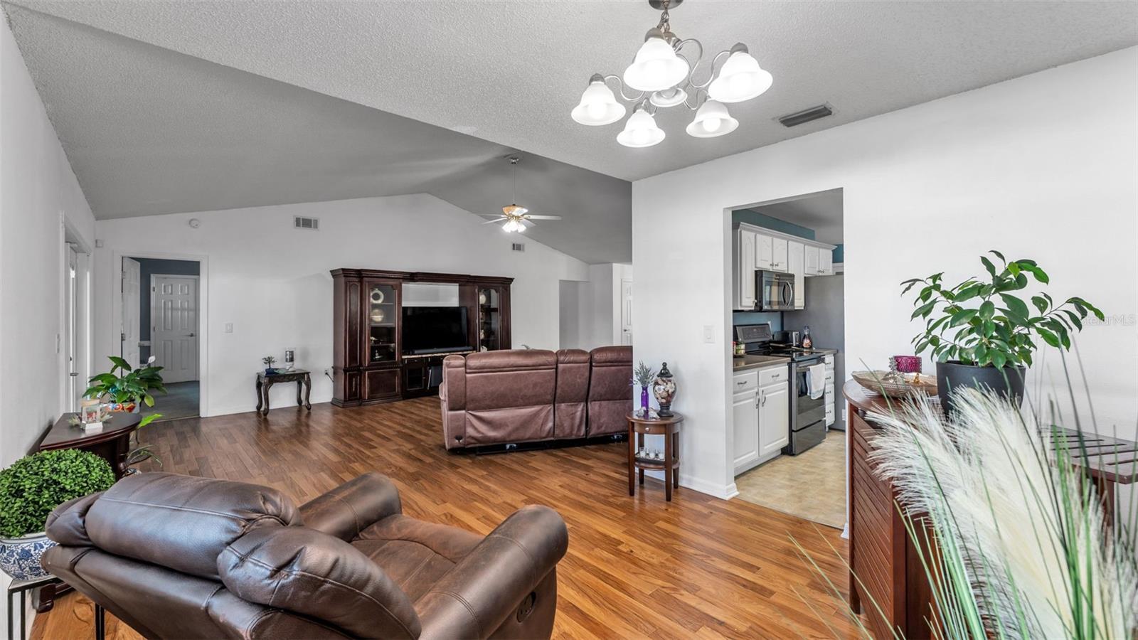 5249 Nichols Dr W Property Photo 6