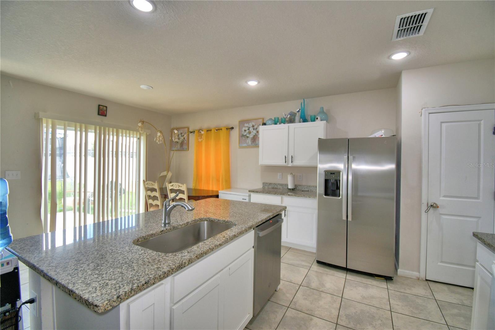 1533 Majestic Ln Property Photo 6