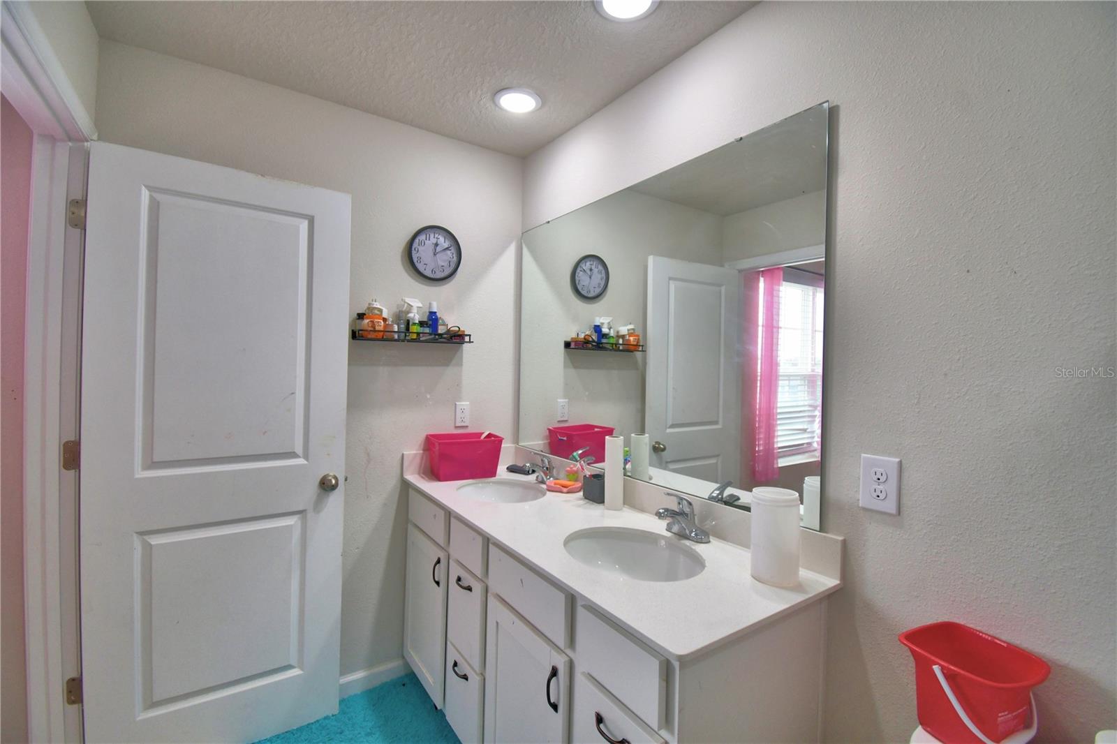 1533 Majestic Ln Property Photo 17