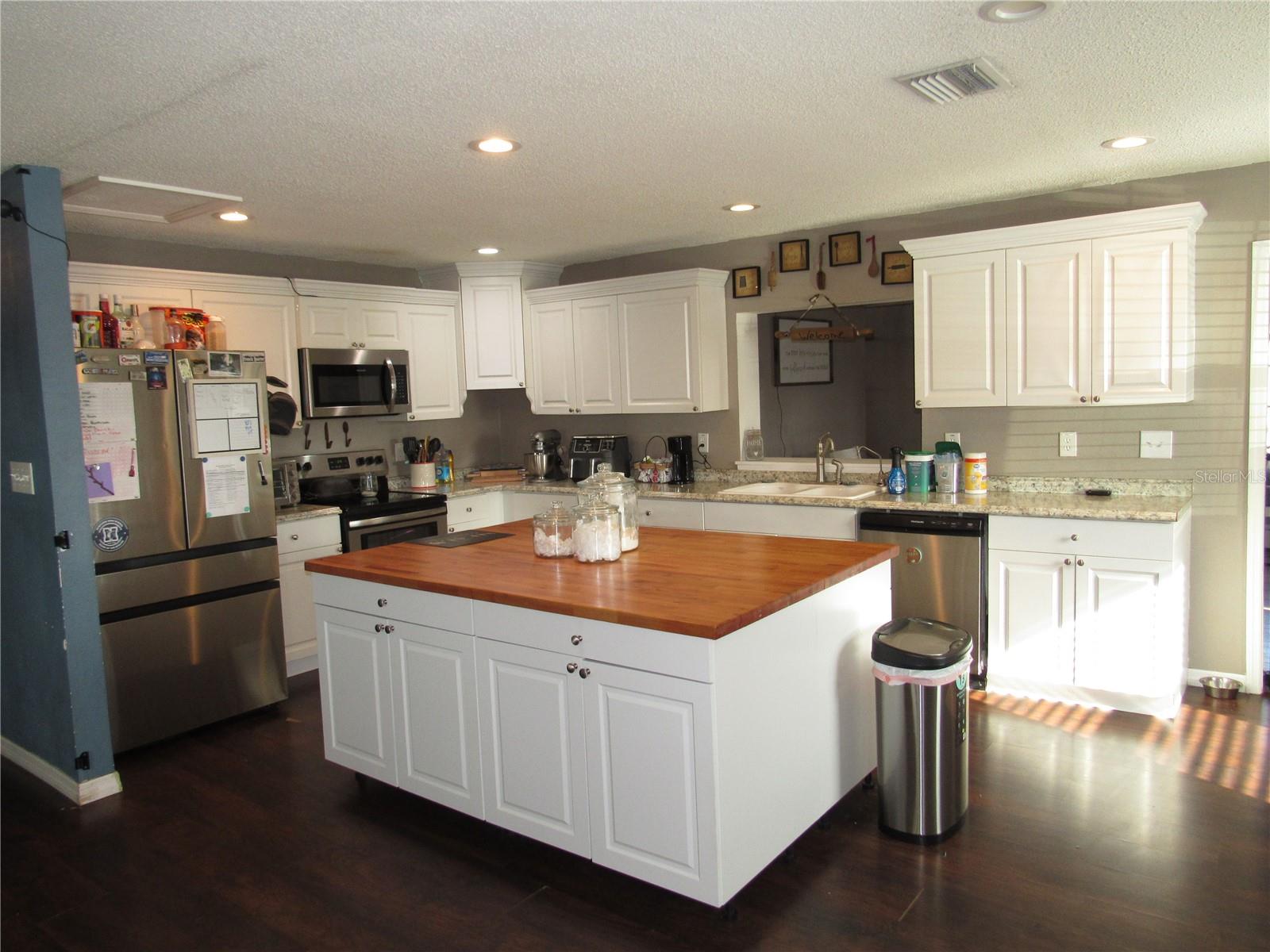 330 Moccasin Hollow Rd Property Photo 9