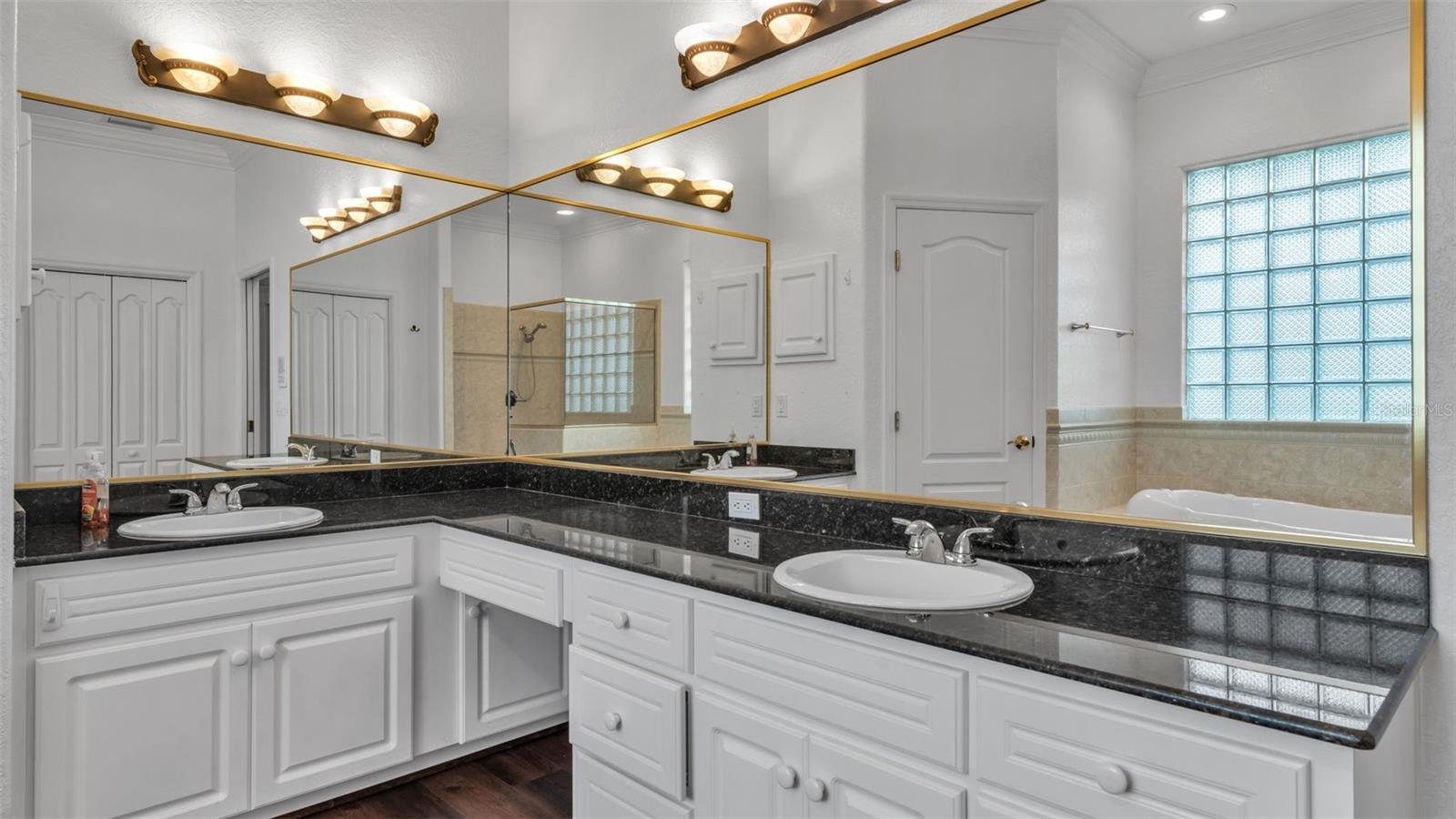 1603 Sir Henrys Trl Property Photo 11