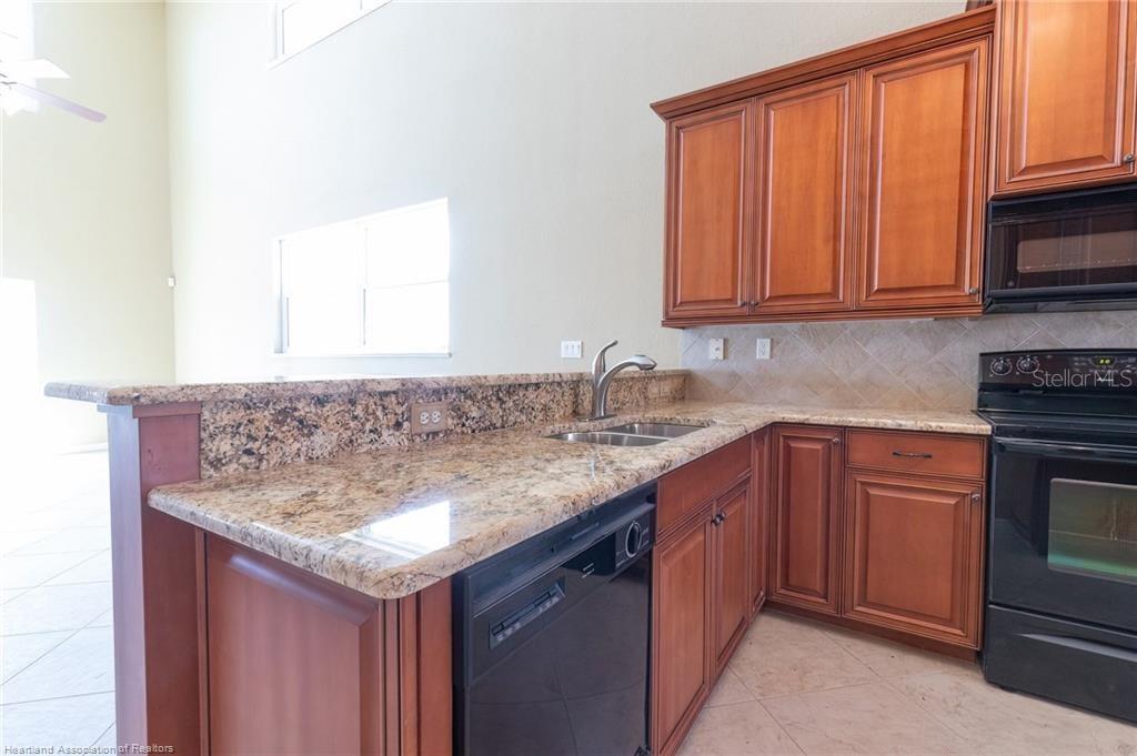 1900 Oasis Blvd Property Photo 15